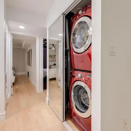 Villa Prime Location 2Br With Kingbed In Vibrant Toronto